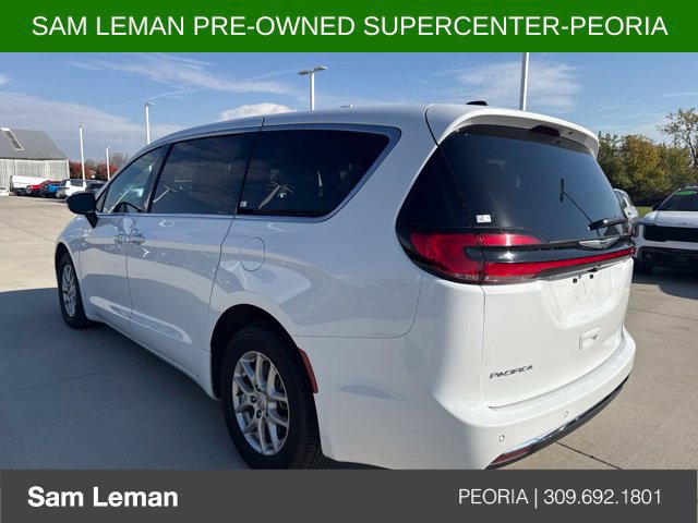 Used 2026 Chrysler Pacifica Select FWD image 5