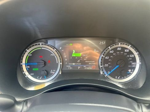 Used 2024 Toyota Highlander LE AWD/4WD image 31