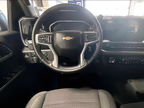 Used 2023 Chevrolet Silverado 1500 LT AWD/4WD image 17