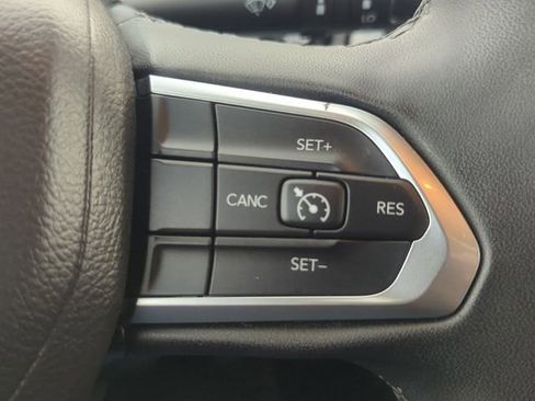 Used 2024 Jeep Compass Latitude AWD/4WD image 14
