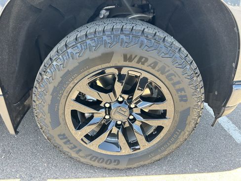 Certified 2022 Chevrolet Silverado 1500 RST w/ Z71 Off-Road Package AWD/4WD image 9