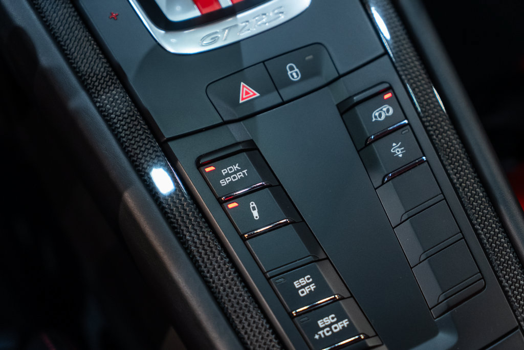 Used 2018 Porsche 911 GT2 RS RWD image 47