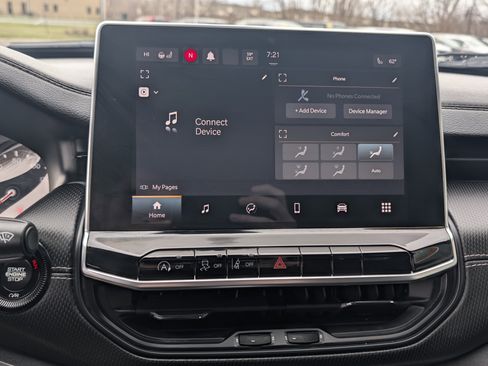 Used 2023 Jeep Compass Altitude w/ Convenience Group image 24