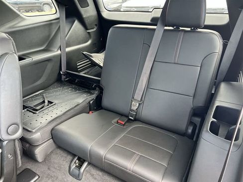 Certified 2023 Chevrolet Traverse RS w/ LPO, Floor Liner Package image 29