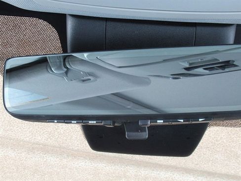 Used 2021 Toyota Sienna Limited image 41