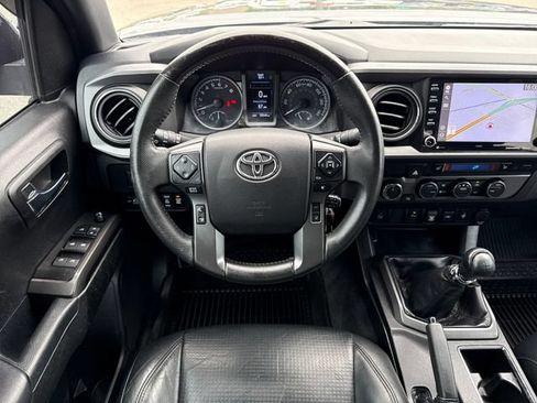 Used 2021 Toyota Tacoma TRD Off-Road w/ TRD Premium Off Road Package AWD/4WD image 14