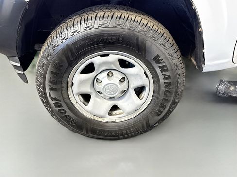 Used 2022 Toyota Tacoma SR RWD image 37