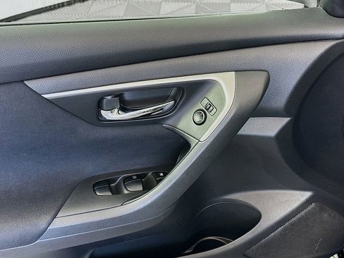 Used 2015 Nissan Altima 2.5 S w/ Sport Value Package image 16