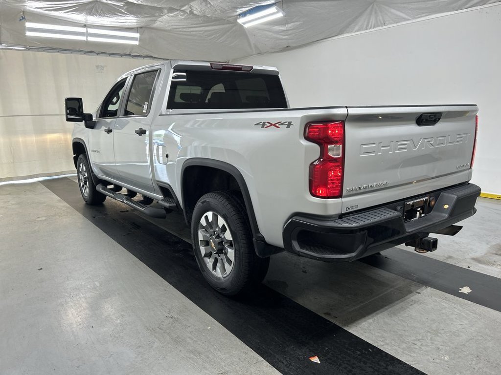 Used 2022 Chevrolet Silverado 2500 Custom w/ Custom Value Package AWD/4WD image 7