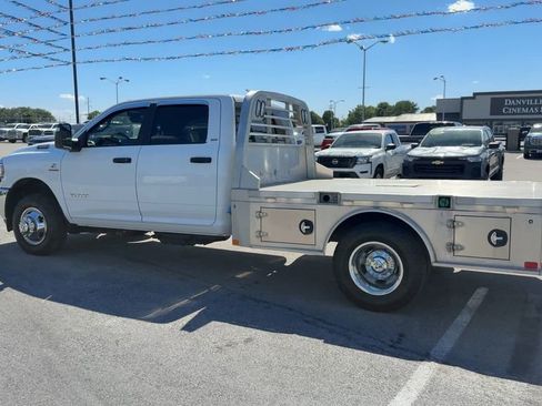 Used 2023 RAM 3500 SLT w/ Quick Order Package 2YG SLT AWD/4WD image 4