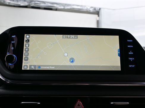 Used 2020 Hyundai Sonata Limited image 19