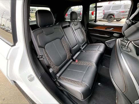 Used 2022 Jeep Grand Cherokee Summit image 19