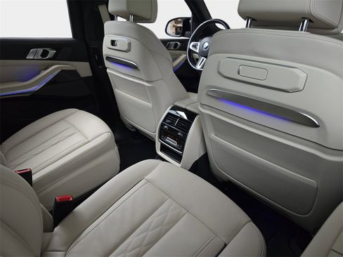 Used 2023 BMW X7 M60i w/ Executive Package image 14