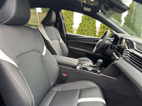 Certified 2025 Toyota Camry SE w/ Convenience Package image 36