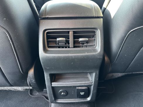 Used 2024 Ford Edge Titanium image 13