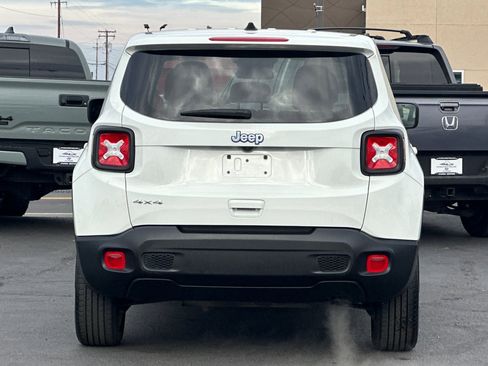 Used 2023 Jeep Renegade Latitude image 5