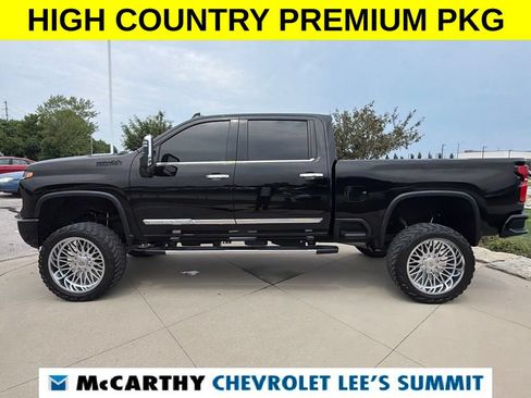 Used 2025 Chevrolet Silverado 2500 High Country w/ High Country Premium Package AWD/4WD image 5