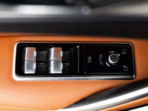 Used 2023 Jaguar F-PACE R-Dynamic S image 28