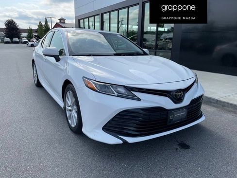 Used 2019 Toyota Camry LE FWD image 1