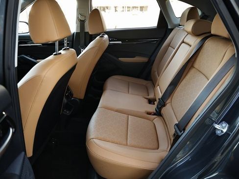 Used 2024 Kia Seltos EX image 27