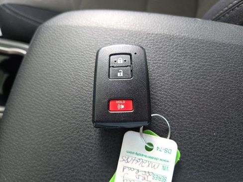 Used 2021 Toyota Tacoma TRD Off-Road image 11