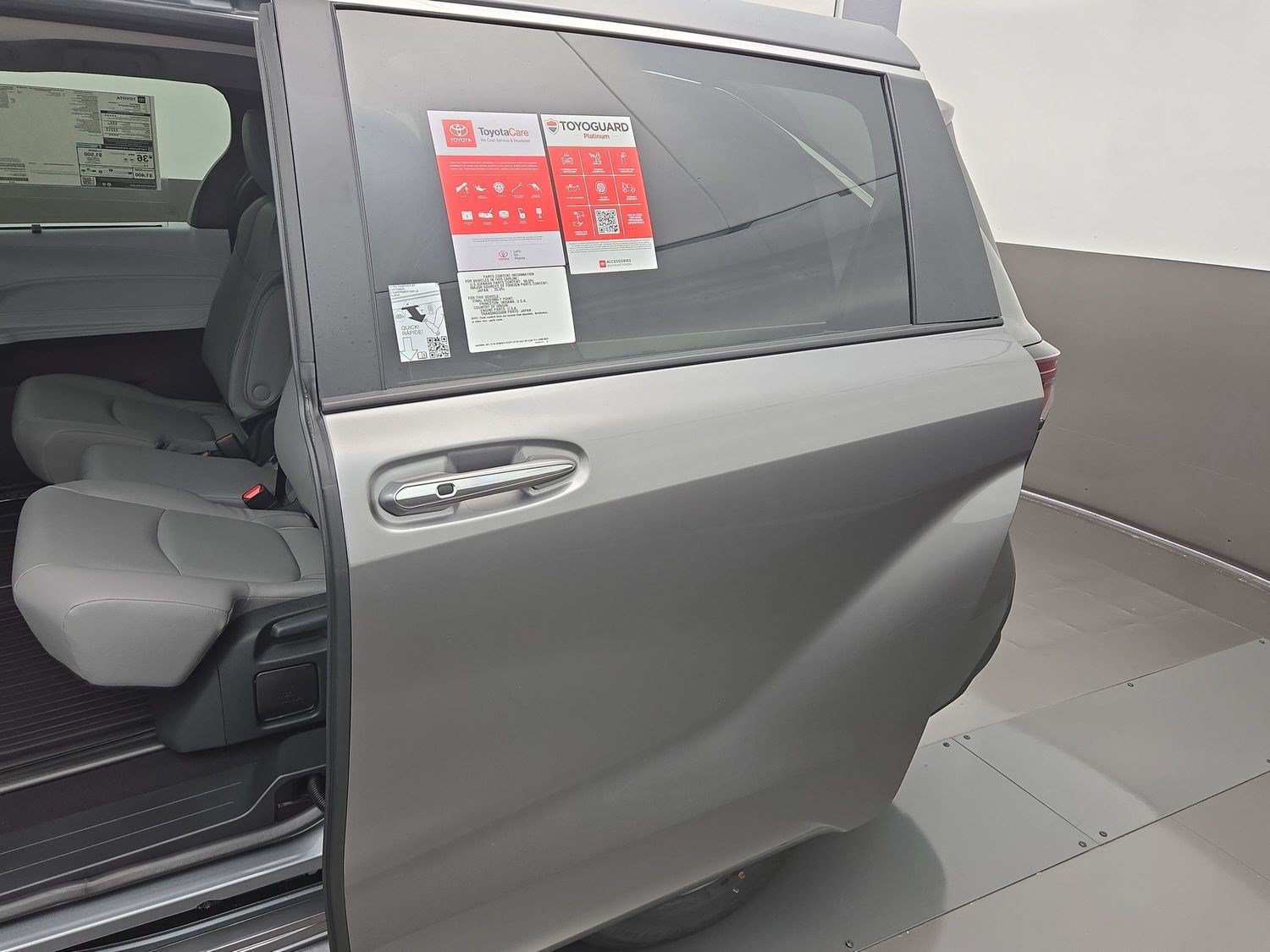 New 2026 Toyota Sienna XLE FWD image 19