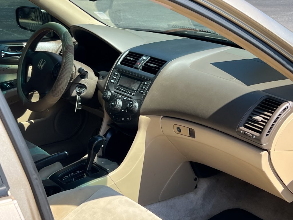 Used 2006 Honda Accord VP image 16