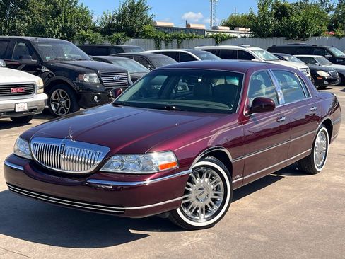 Used 2006 Lincoln Town Car Signature RWD image 15