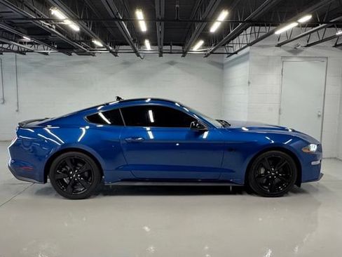 Used 2022 Ford Mustang GT Premium w/ Black Accent Package RWD image 6