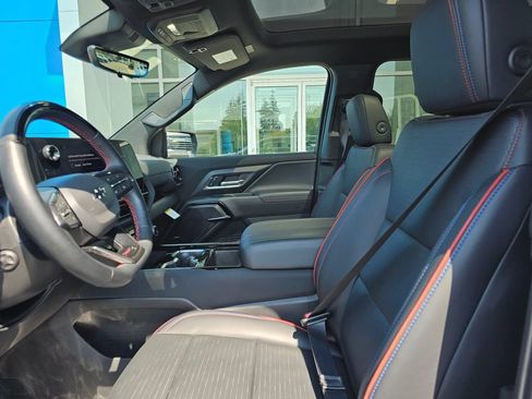 Used 2025 Chevrolet Silverado EV RST AWD/4WD image 24