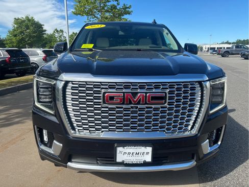 Used 2023 GMC Yukon Denali AWD/4WD image 3
