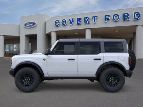 New 2026 Ford Bronco Badlands w/ Sasquatch Package AWD/4WD image 3