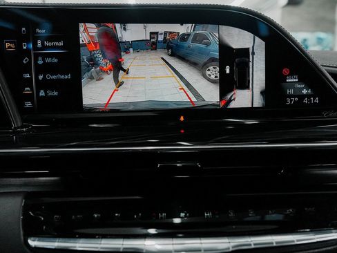 Used 2024 Cadillac Escalade Sport image 18