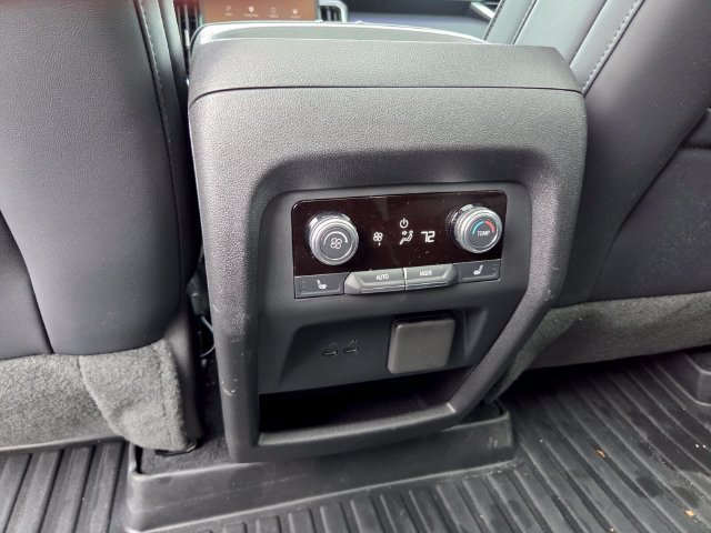 Used 2024 GMC Acadia Elevation w/ Luxury Package FWD image 13