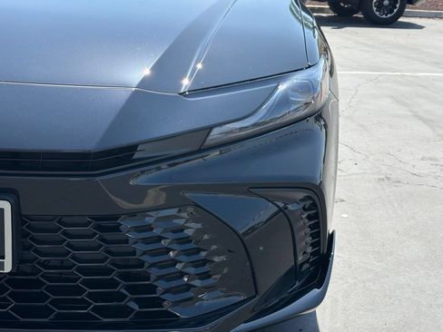 New 2026 Toyota Camry Hybrid FWD image 13