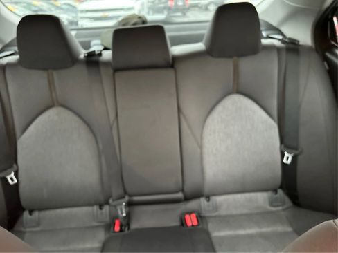 Used 2018 Toyota Camry LE image 27