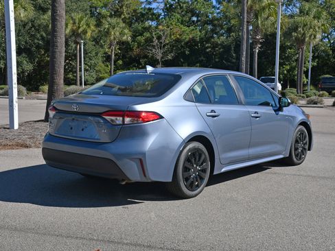 Used 2024 Toyota Corolla LE image 3