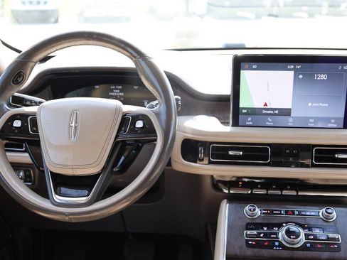 Used 2020 Lincoln Aviator Reserve w/ Equipment Group 201A image 25