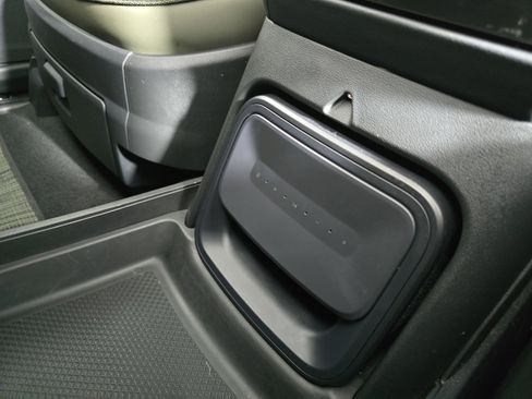 Used 2024 Rivian R1S Launch Edition AWD/4WD image 33