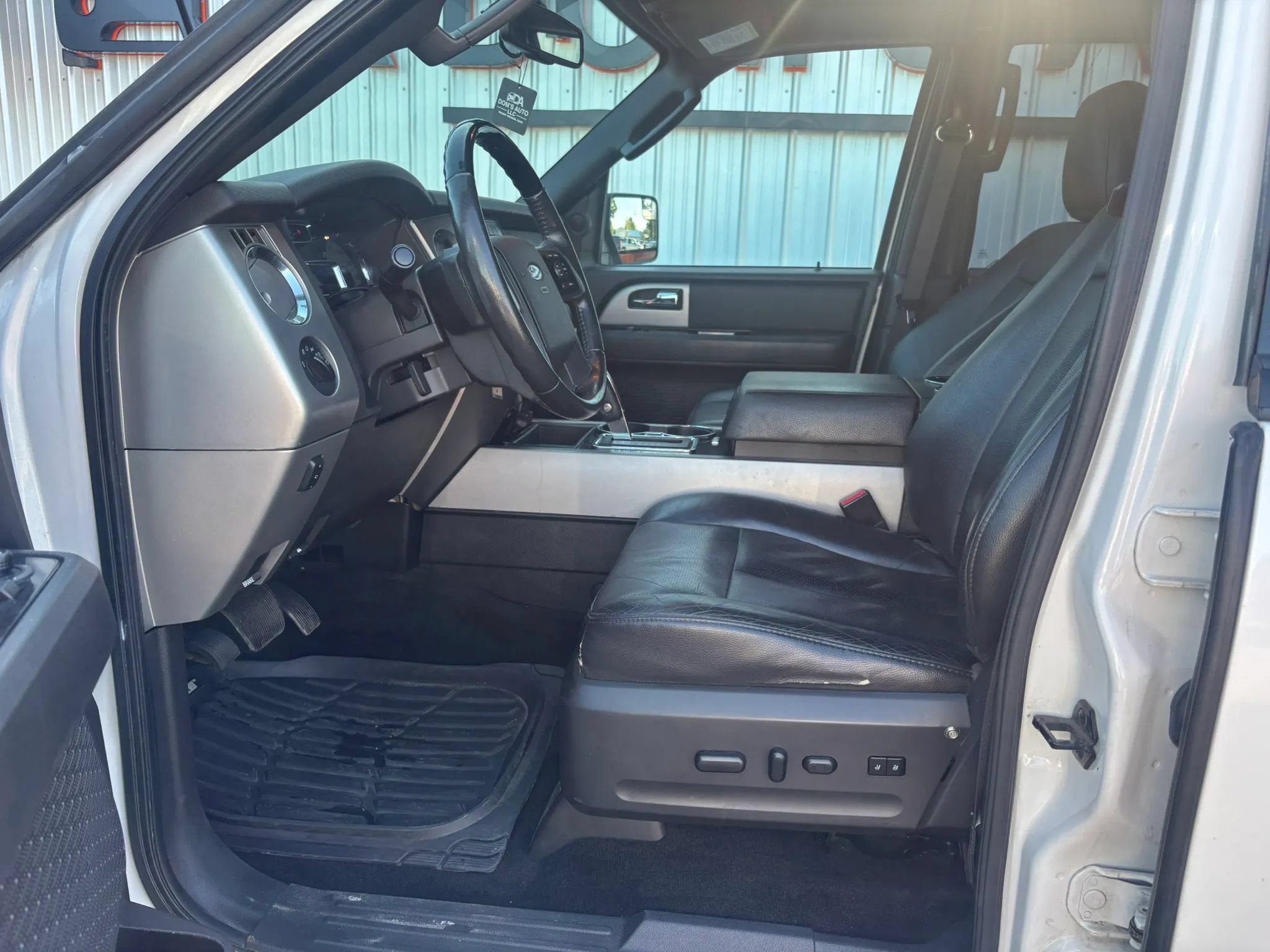 Used 2013 Ford Expedition Limited AWD/4WD image 20