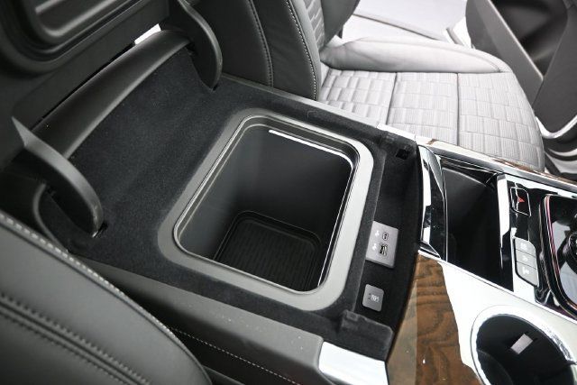 Used 2025 Cadillac Escalade Sport Platinum AWD/4WD image 16