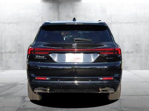 Used 2025 Buick Enclave Sport Touring w/ Power Package FWD image 6