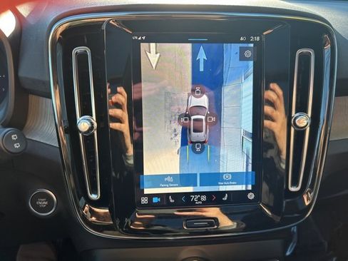 Certified 2025 Volvo XC40 B5 Plus image 24