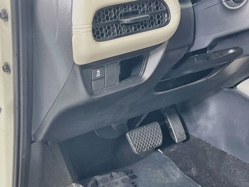 Used 2023 Honda HR-V LX image 10