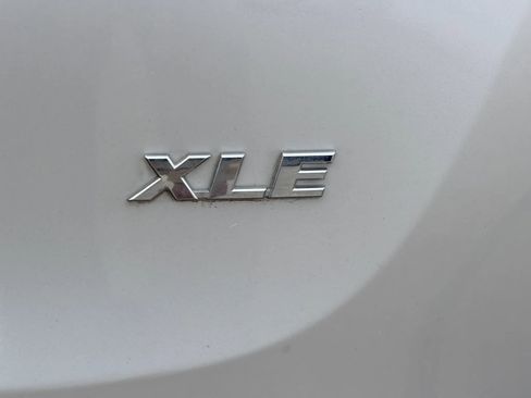 Used 2013 Toyota RAV4 XLE FWD image 10