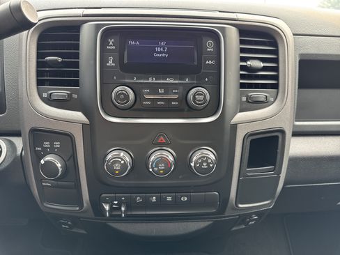 Used 2017 RAM 2500 Tradesman w/ Chrome Appearance Group AWD/4WD image 18