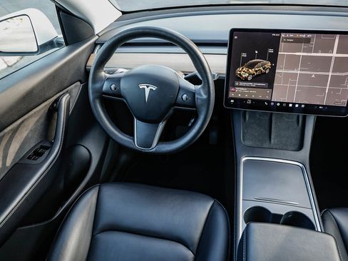 Used 2021 Tesla Model Y Long Range image 14