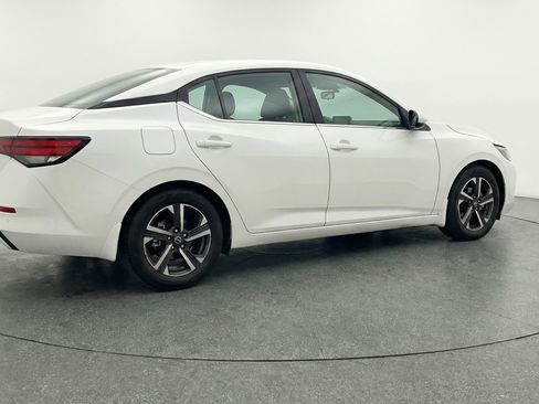Used 2025 Nissan Sentra SV FWD image 9