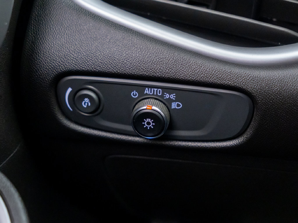 Used 2023 Chevrolet Malibu LS FWD image 27