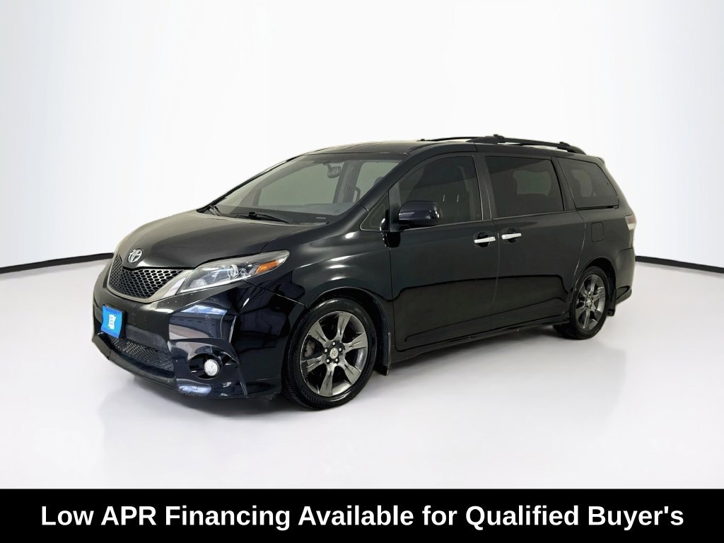 Used 2016 Toyota Sienna SE FWD image 3